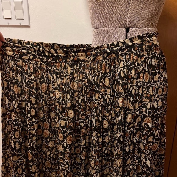 Vintage 90’s boho White Stag Black & tan Floral peasant Maxi Skirt - Picture 5 of 6